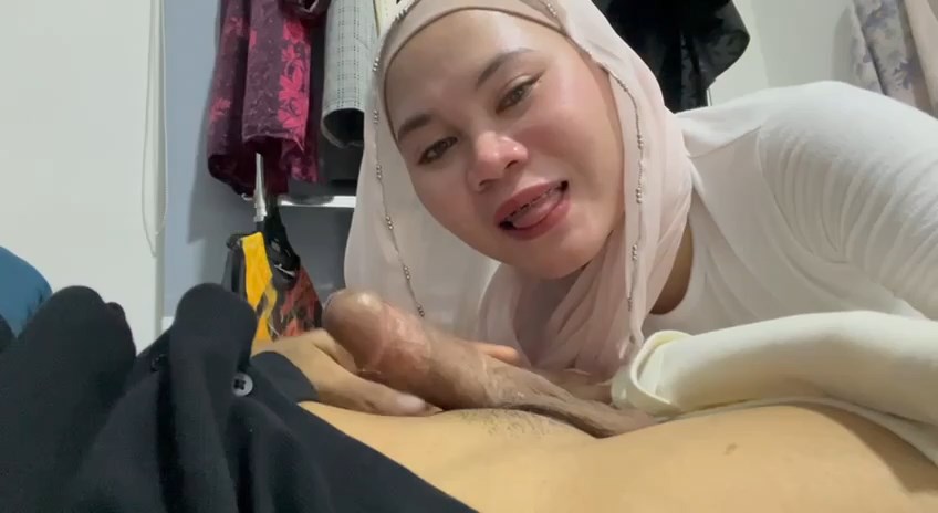 Video lucah awek hijab tiktoker malay Dee Syumil blowjob dan WOT